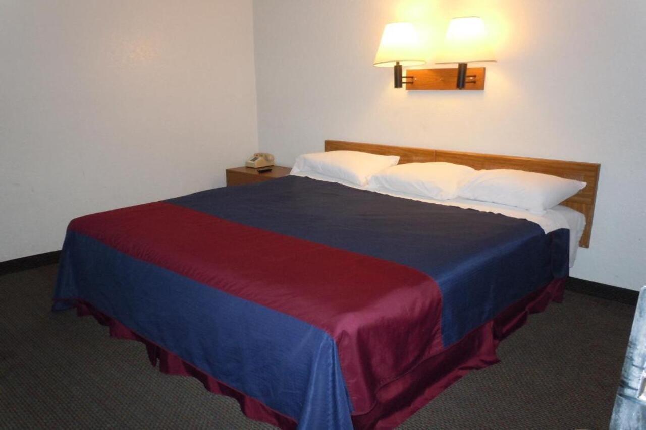 Travelodge By Wyndham Grand Rapids North Walker Eksteriør billede