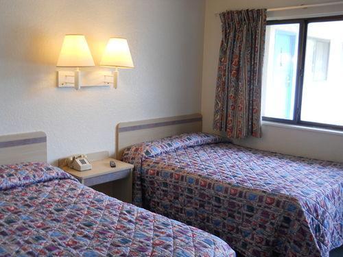 Travelodge By Wyndham Grand Rapids North Walker Værelse billede