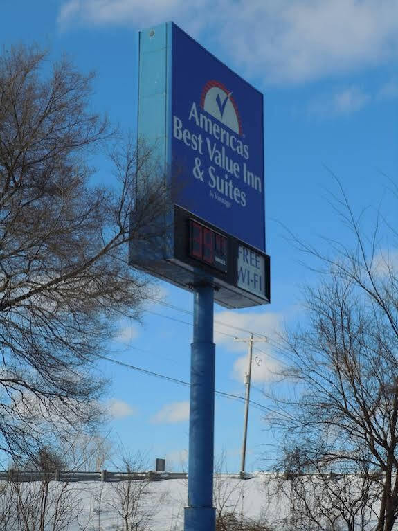 Travelodge By Wyndham Grand Rapids North Walker Eksteriør billede